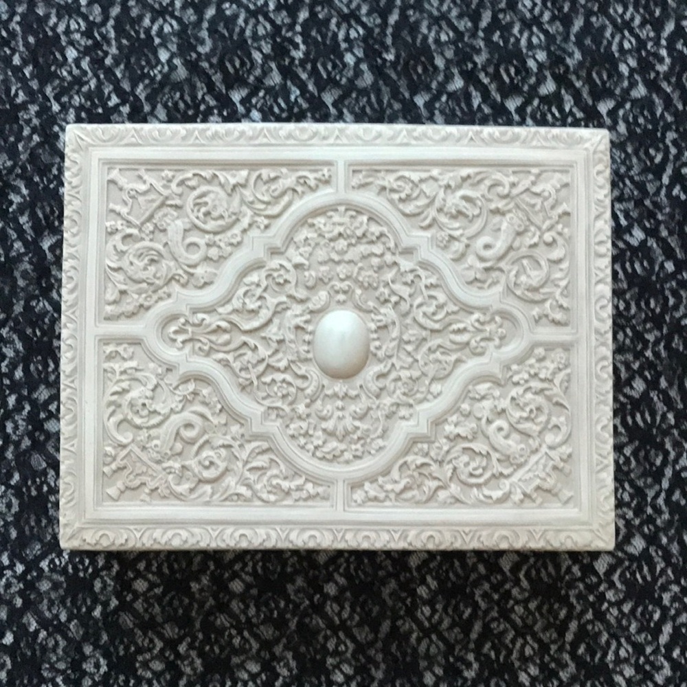 Incolay Ornate Carved Jewelry Box in Cream
